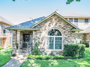 1227 Woodland Park Dr, Hurst, TX 76053