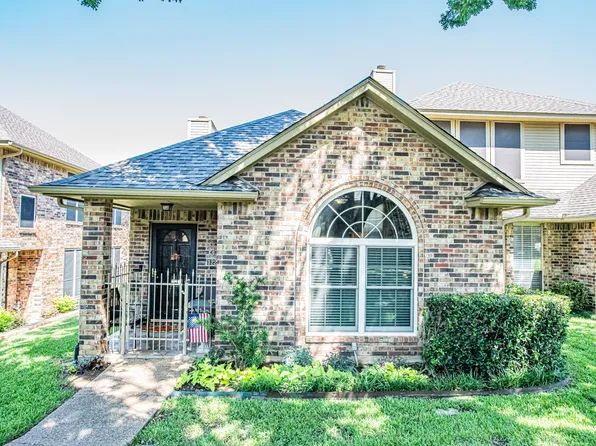 1227 Woodland Park Dr, Hurst, TX 76053