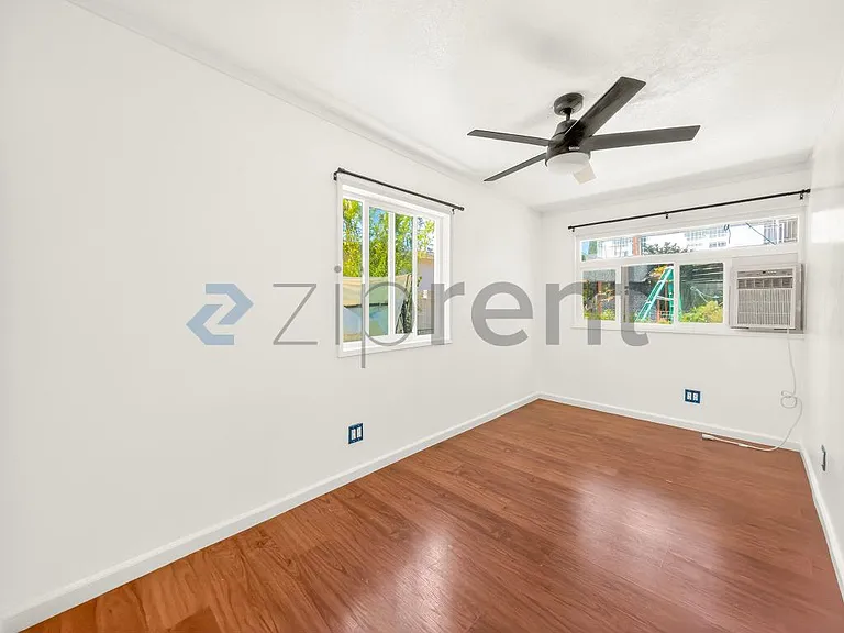 2755 Sanborn Ave — Photo 6