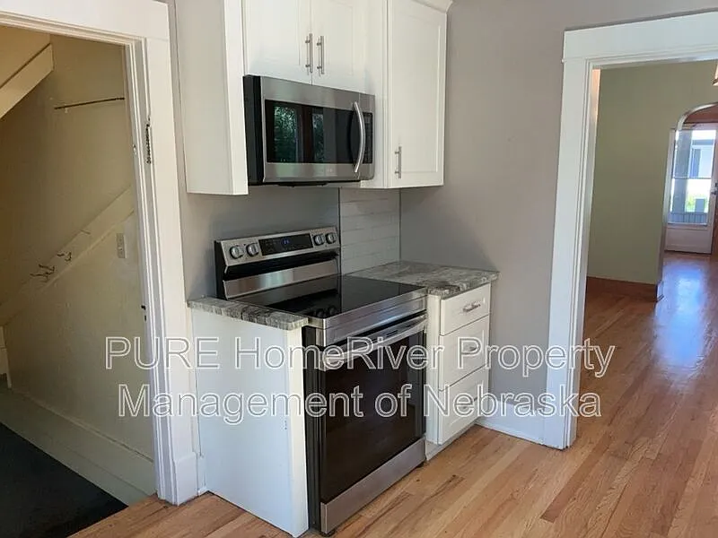 5 bed, 2.0 bath, 1556 sqft, $2,250 — Photo 4