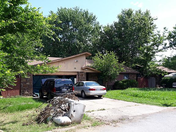 3rd image of 21109 E 32nd St S