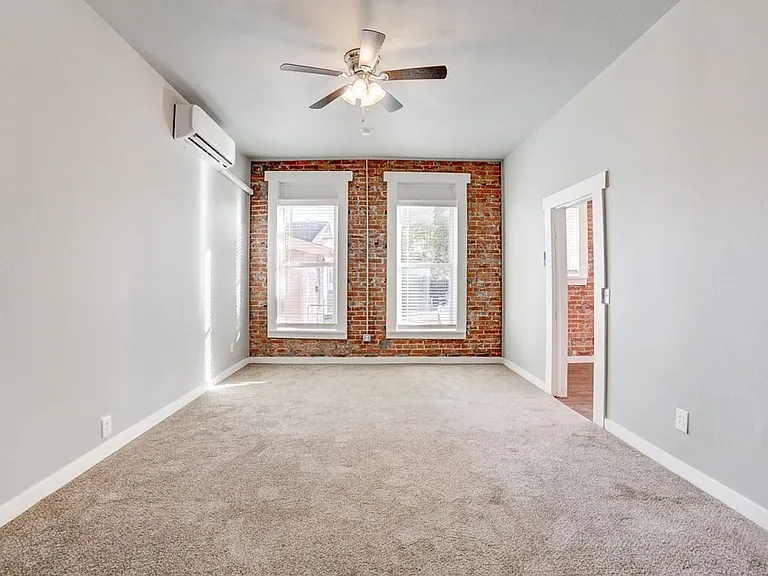 Park Apartments — Photo 5