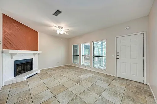 2901 San Jacinto Blvd Photo 1