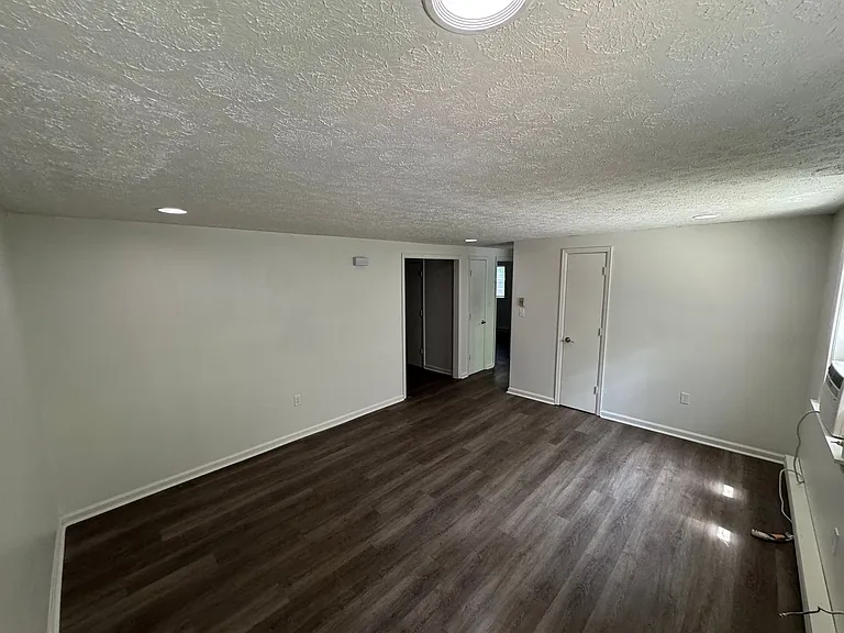 124 Adams Dr — Photo 4