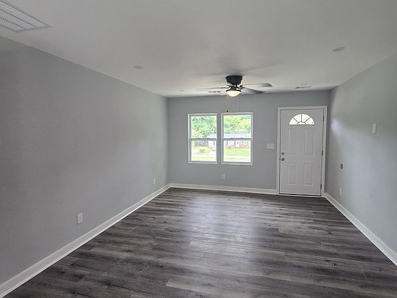 4th image of 4349 Ashland Dr