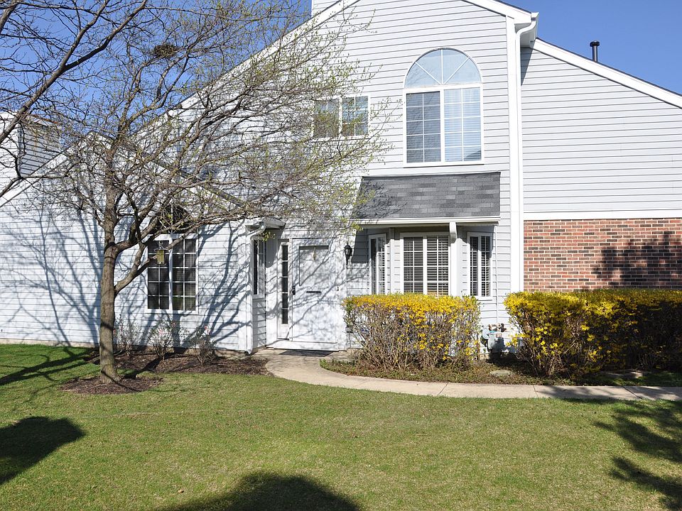 1st image of 541 Canterbury Dr