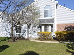 541 Canterbury Dr, Carol Stream, IL 60188