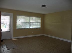 3rd image of 557 Buckingham Ave
