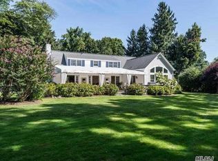 290 Birch Hill Rd, Locust Valley, NY 11560