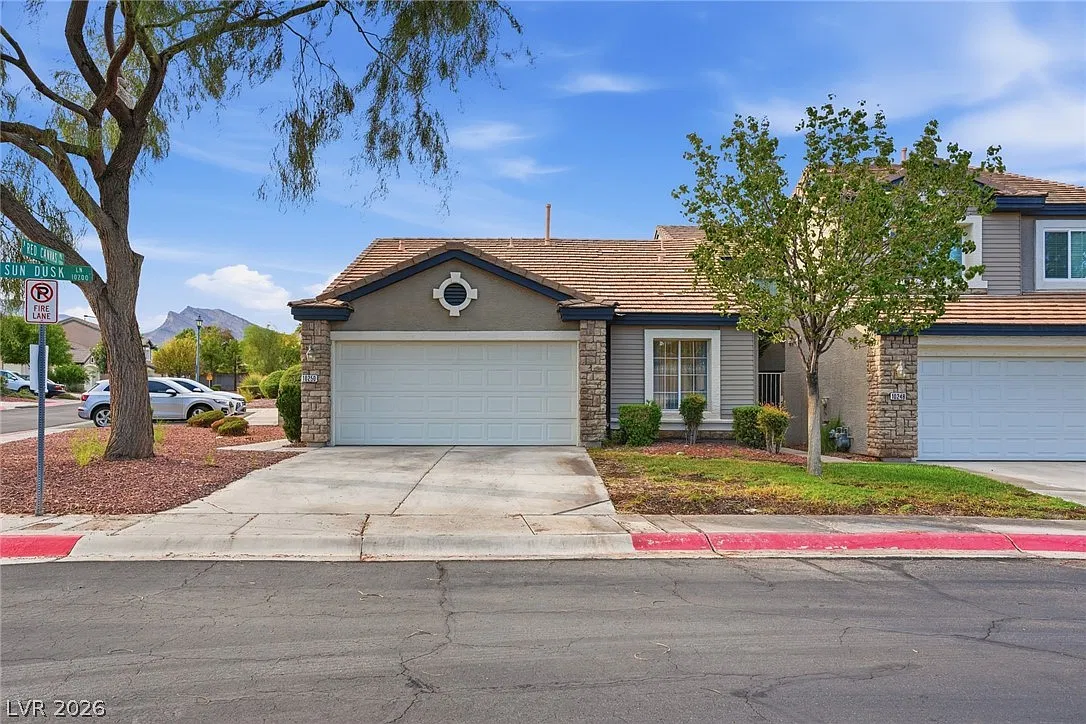 3 bed, 2.0 bath, 1432 sqft, $2,950 — Photo 1