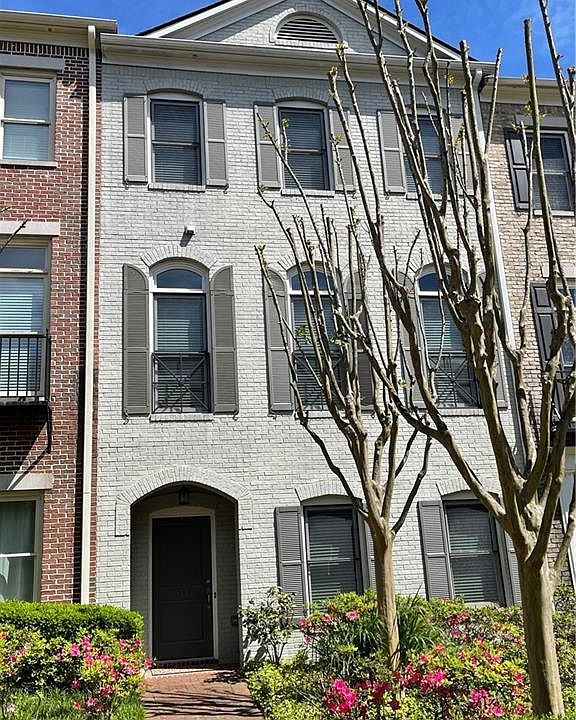 1st image of 131 W Ridge Way