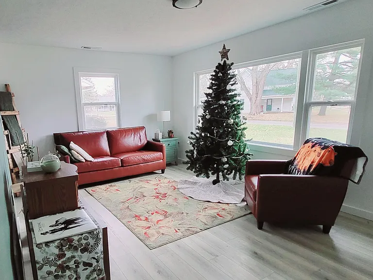 103 Jefferson St — Photo 8