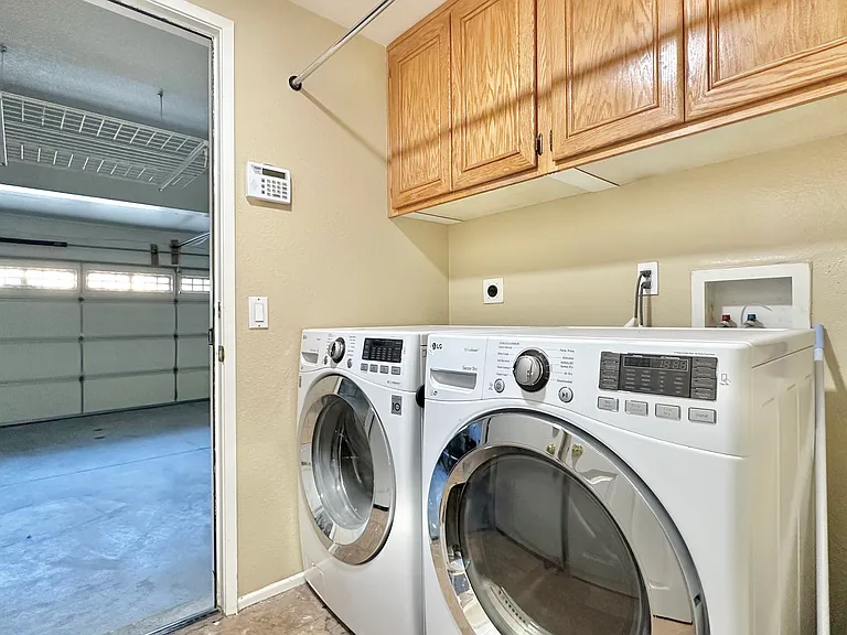 13686 Essence Rd — Photo 43