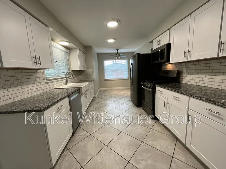 7911 W Main St — Photo 11