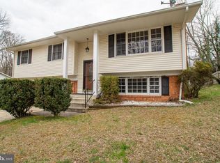 5919 S Gate Dr, Temple Hills, MD 20748