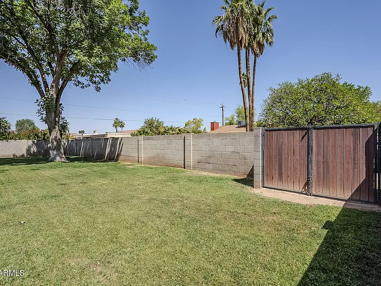 1904 E Manhatton Dr — Photo 54