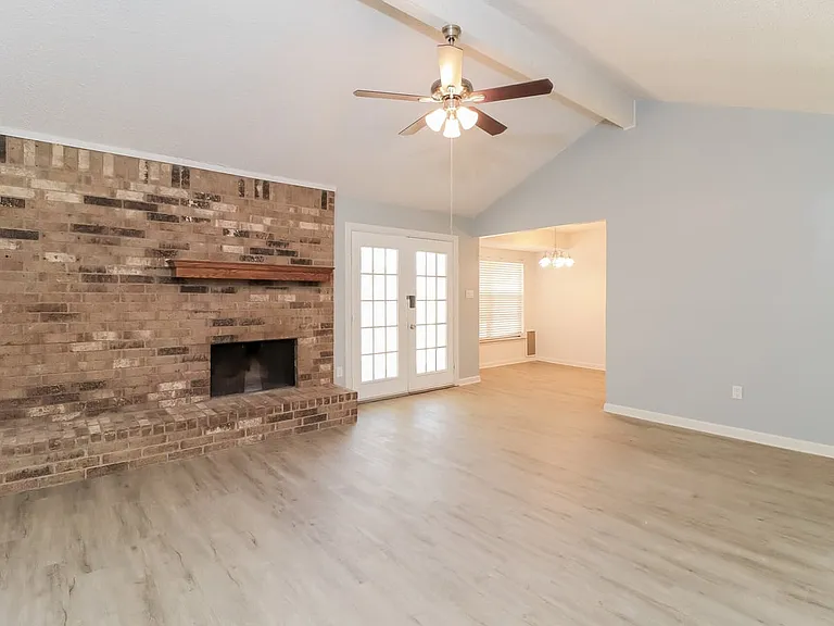 6001 Old Mill Ct — Photo 25