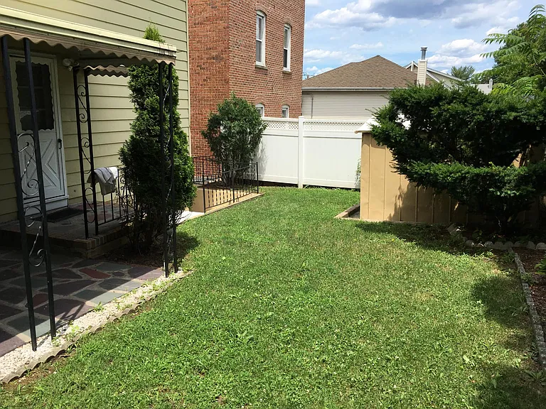 Midland Ave — Photo 13