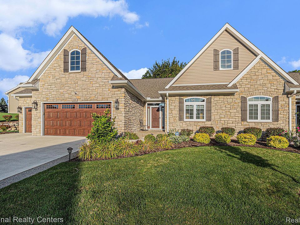 1st image of 60 Fox Hollow Dr
