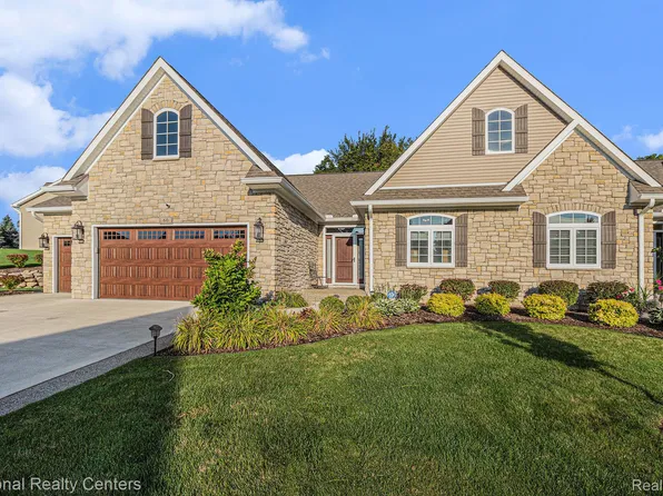 60 Fox Hollow Dr, Metamora, MI 48455