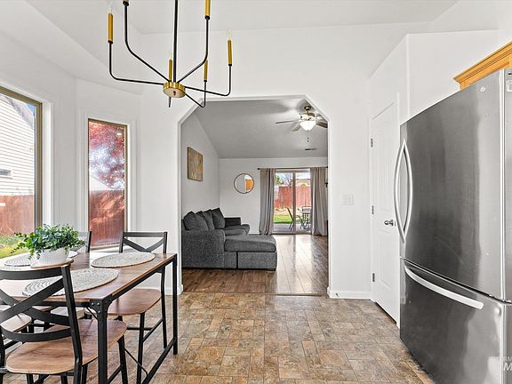 5th image of 2600 E Carmel Ct