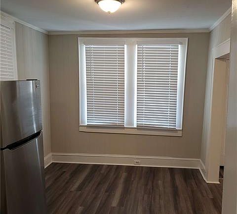 4th image of 1009 Holmes Ave