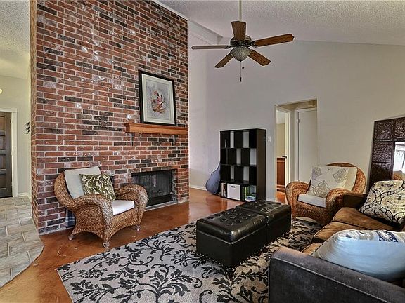 5th image of 1123 Southwestern Dr