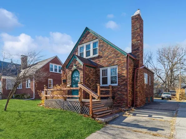 1546 29th St, Des Moines, IA 50311