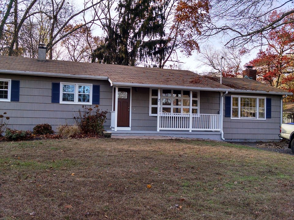 1st image of 7 Cedarwood Ln