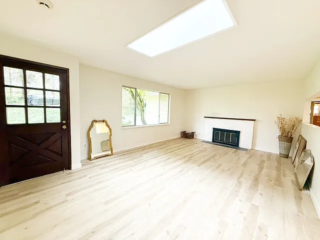 14011 Blackberry Ln NE — Photo 3