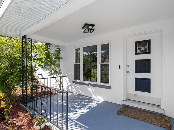 3rd image of 1048 Charles St