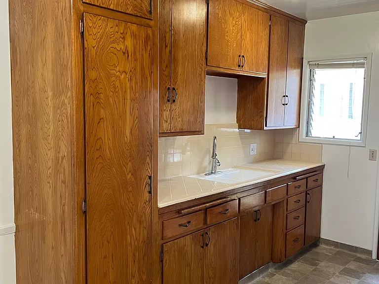 238 N Jackson St — Photo 8