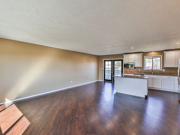 5th image of 1506 Main St E