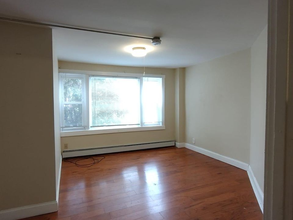 2nd image of 5 Anthony St Floor 1