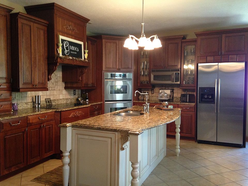 1st image of 286 Larrick Ln