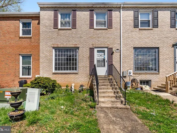 17918 Hickory Ln, Hagerstown, MD 21740