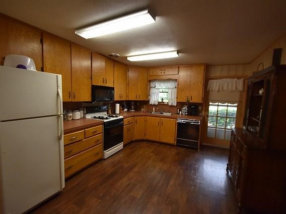 5th image of 1465 W Groesbeck St
