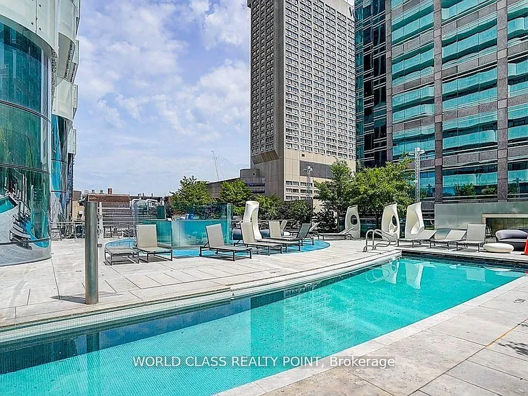 1 Bloor St E #1511 — Photo 32