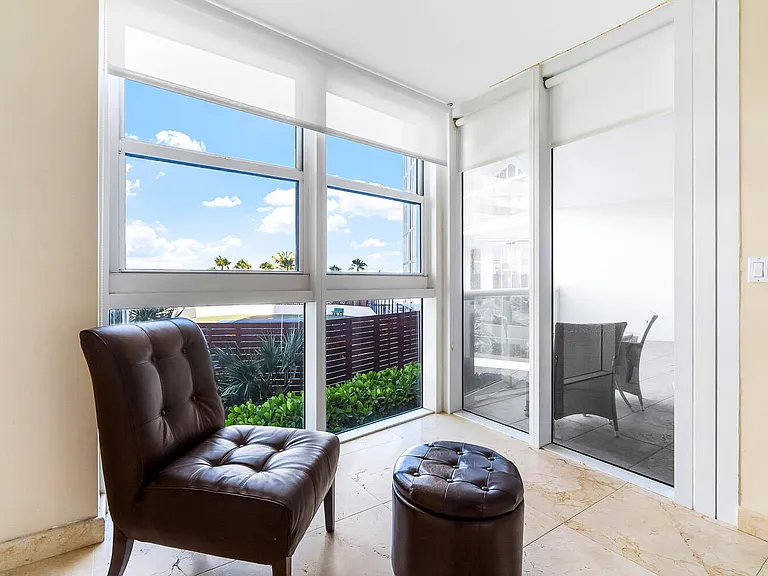 18911 Collins Ave #506 — Photo 31