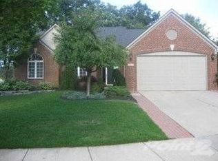 6060 Majestic Oaks Dr, Commerce Township, MI