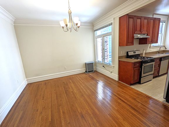 4th image of 1045 Cabrillo St APT 2