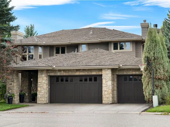 88 E Sunset Close SE, Calgary, AB T2X 3A7