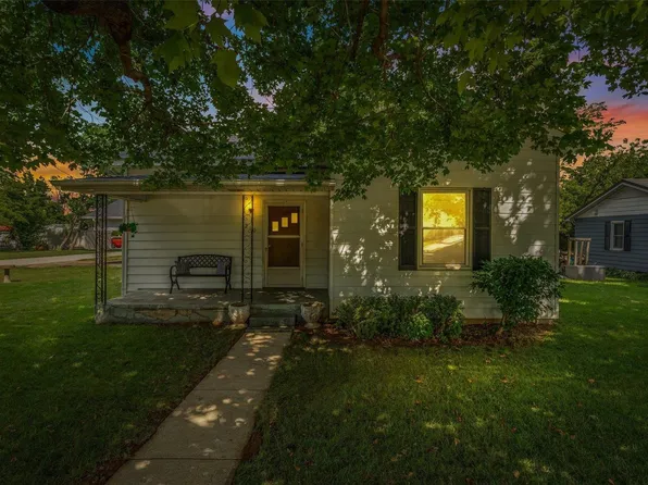 210 N Cowling St, Desloge, MO 63601