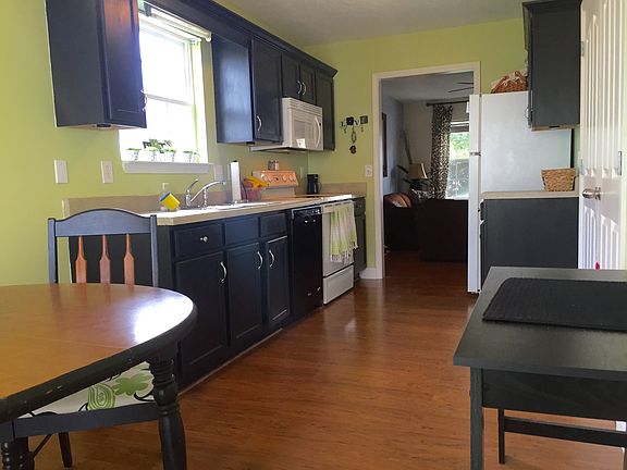 2nd image of 1221 Eastwoods Dr