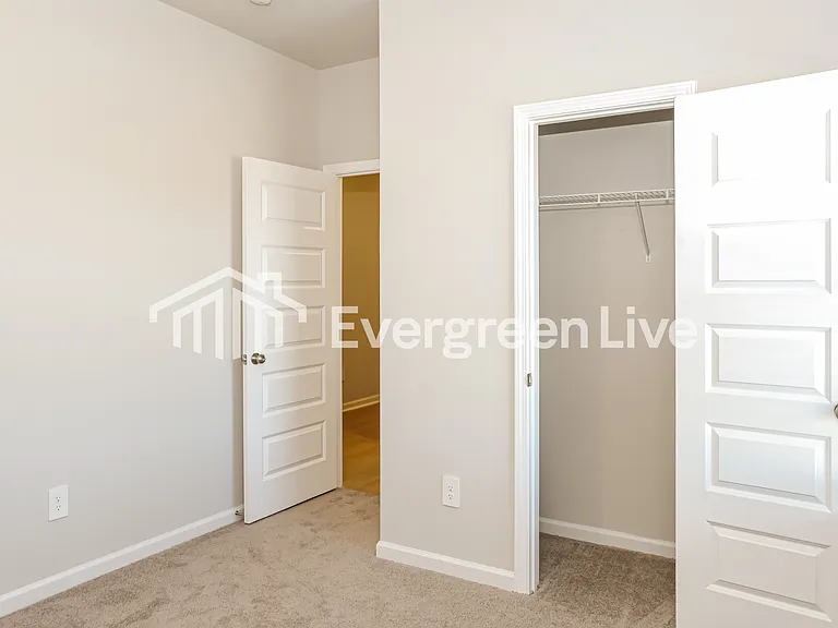 17727 Denham Cir — Photo 11