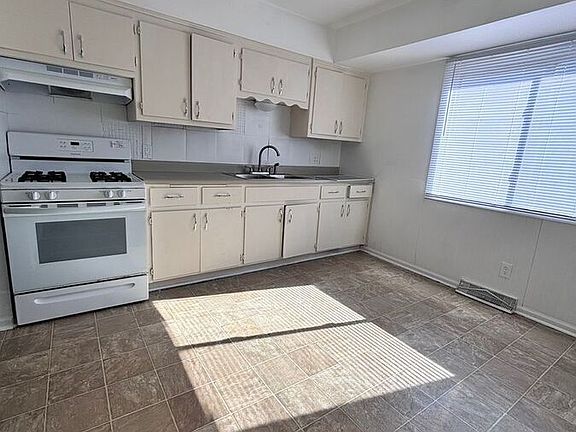 2nd image of 4938 N 51st Blvd