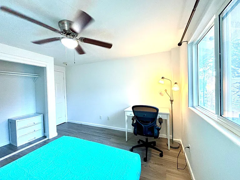 1520 Enos Ln #A — Photo 5