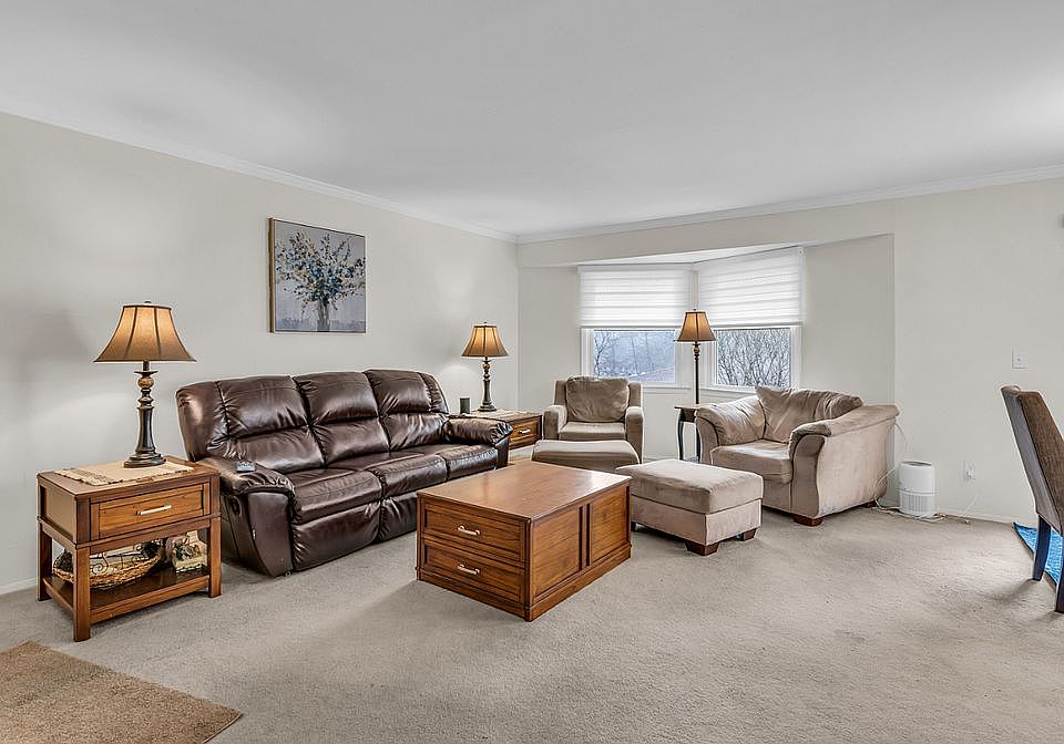 1st image of 32A Cambridge Ct #A
