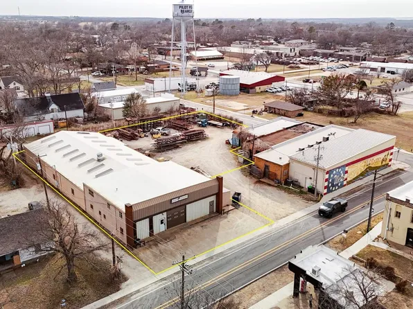 111 E Liberty St, Pilot Pt, TX 76258