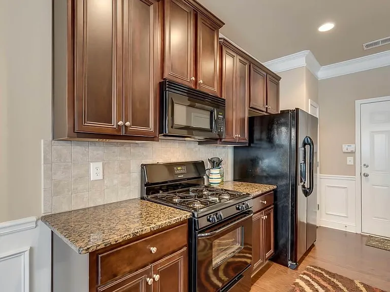 426 Woodbark Ct — Photo 22